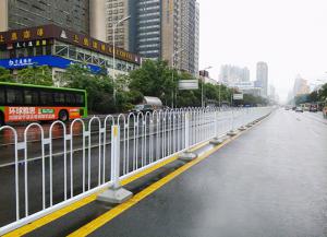 湖（hú）北鋅鋼道路護欄（lán）網廠（chǎng）家推薦